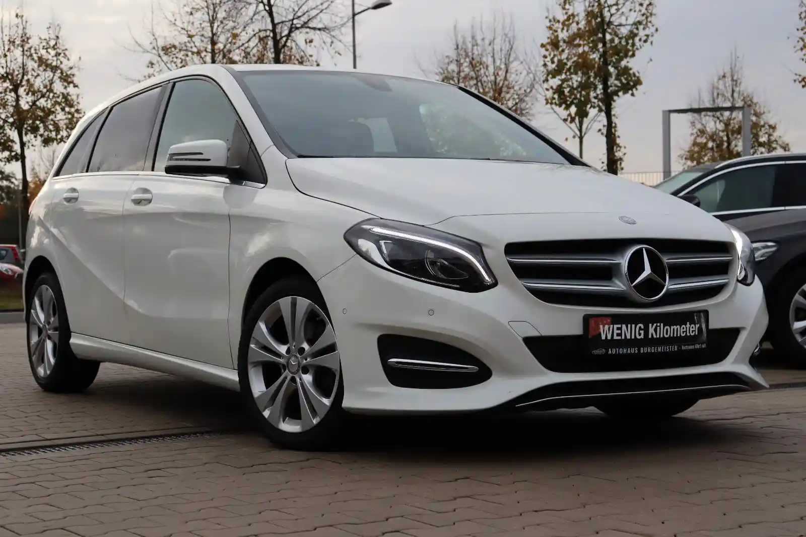 Mercedes-Benz B 180