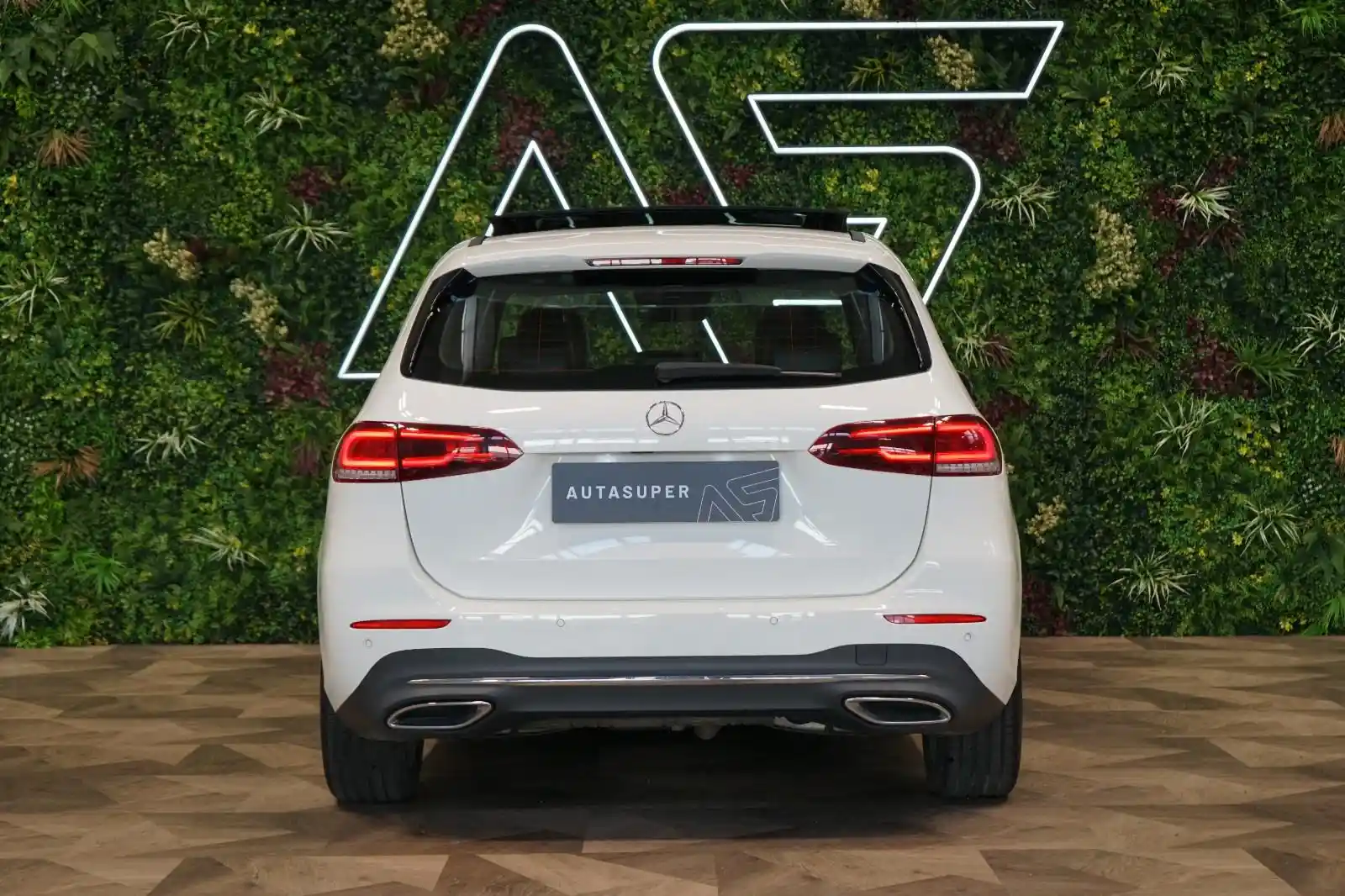 Mercedes-Benz B 220