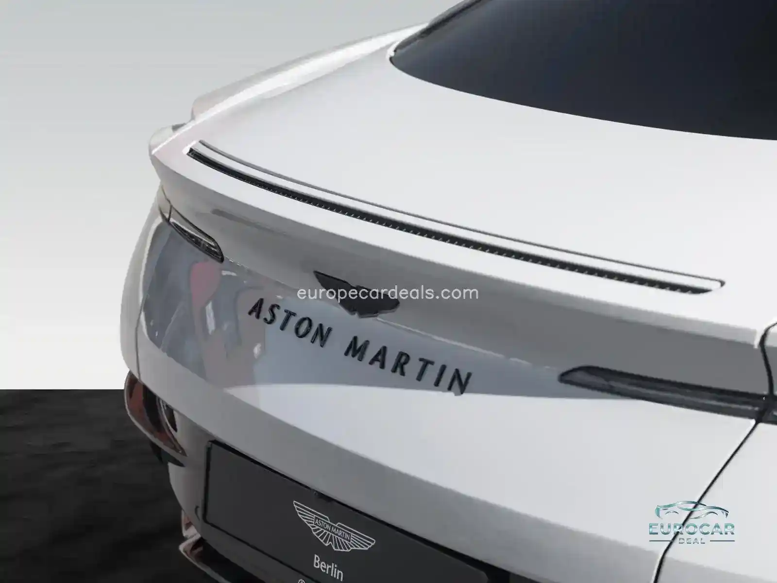 Aston Martin DB12