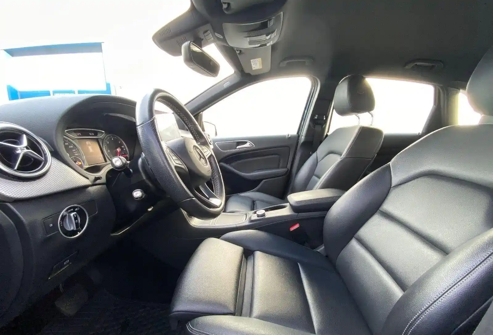 Mercedes-Benz B 200