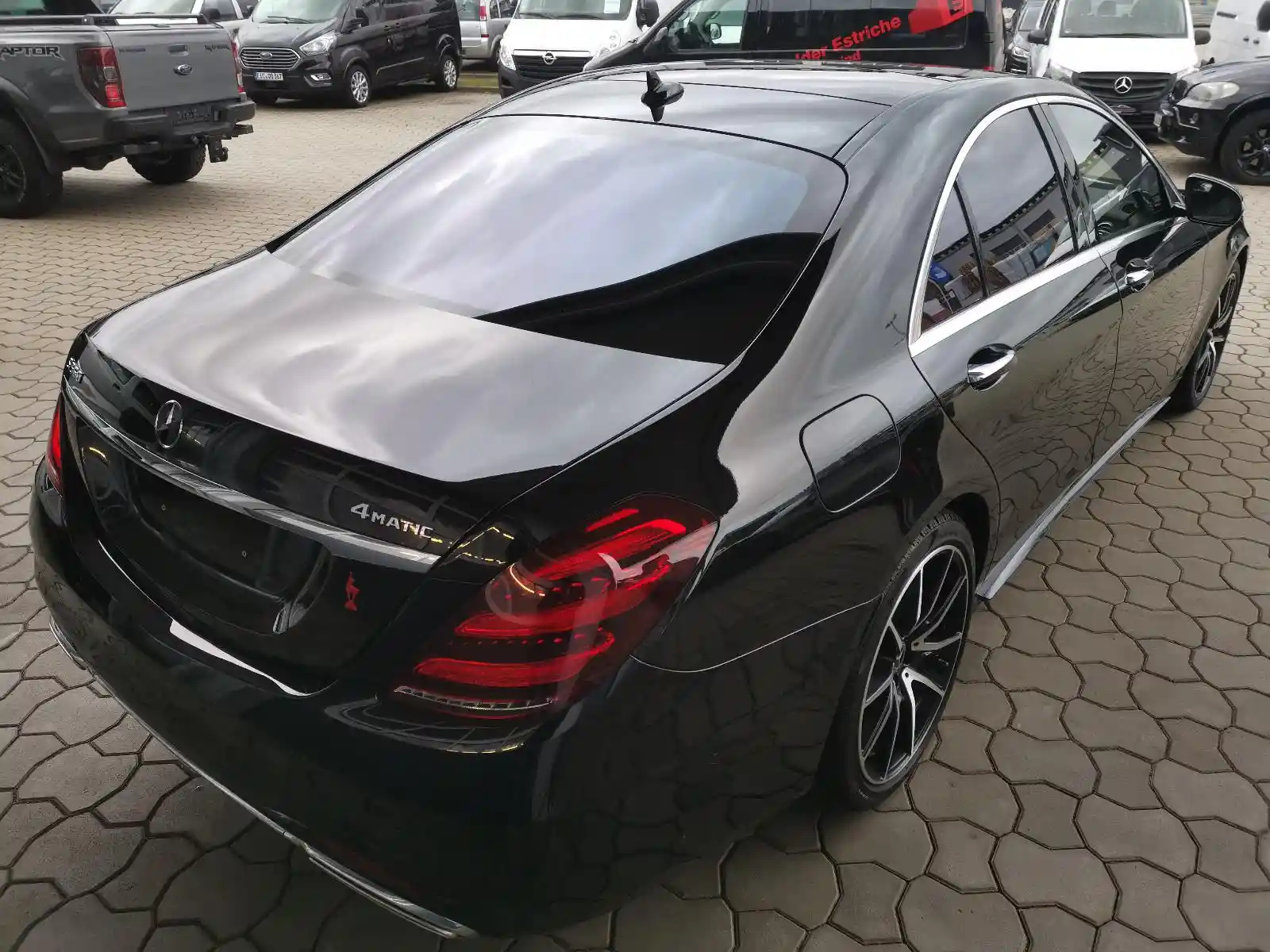 Mercedes-Benz S 560