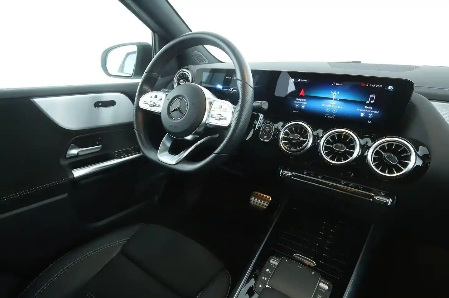 Mercedes-Benz B 180