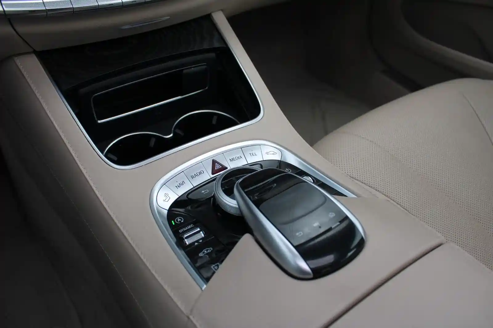 Mercedes-Benz S 400