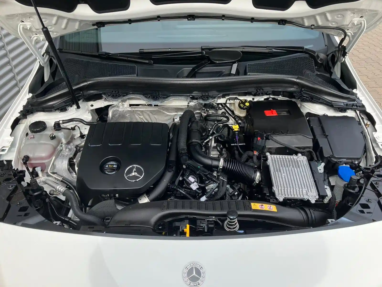 Mercedes-Benz B 180
