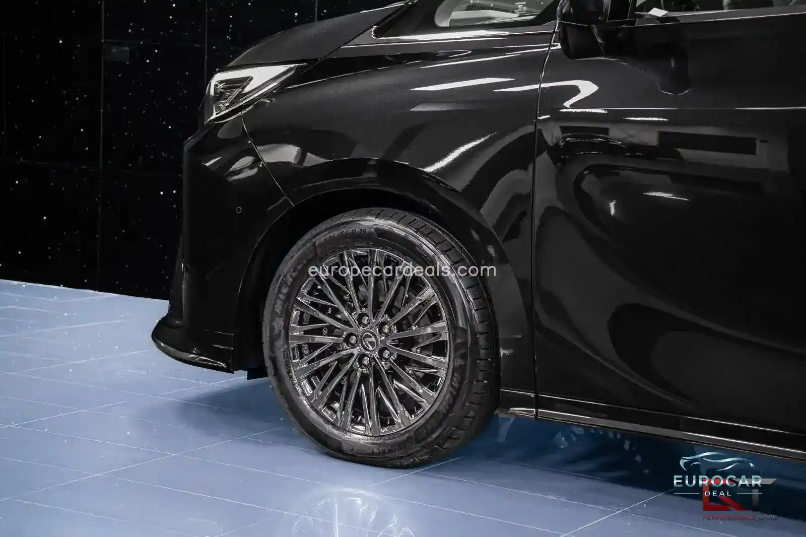 Lexus LM