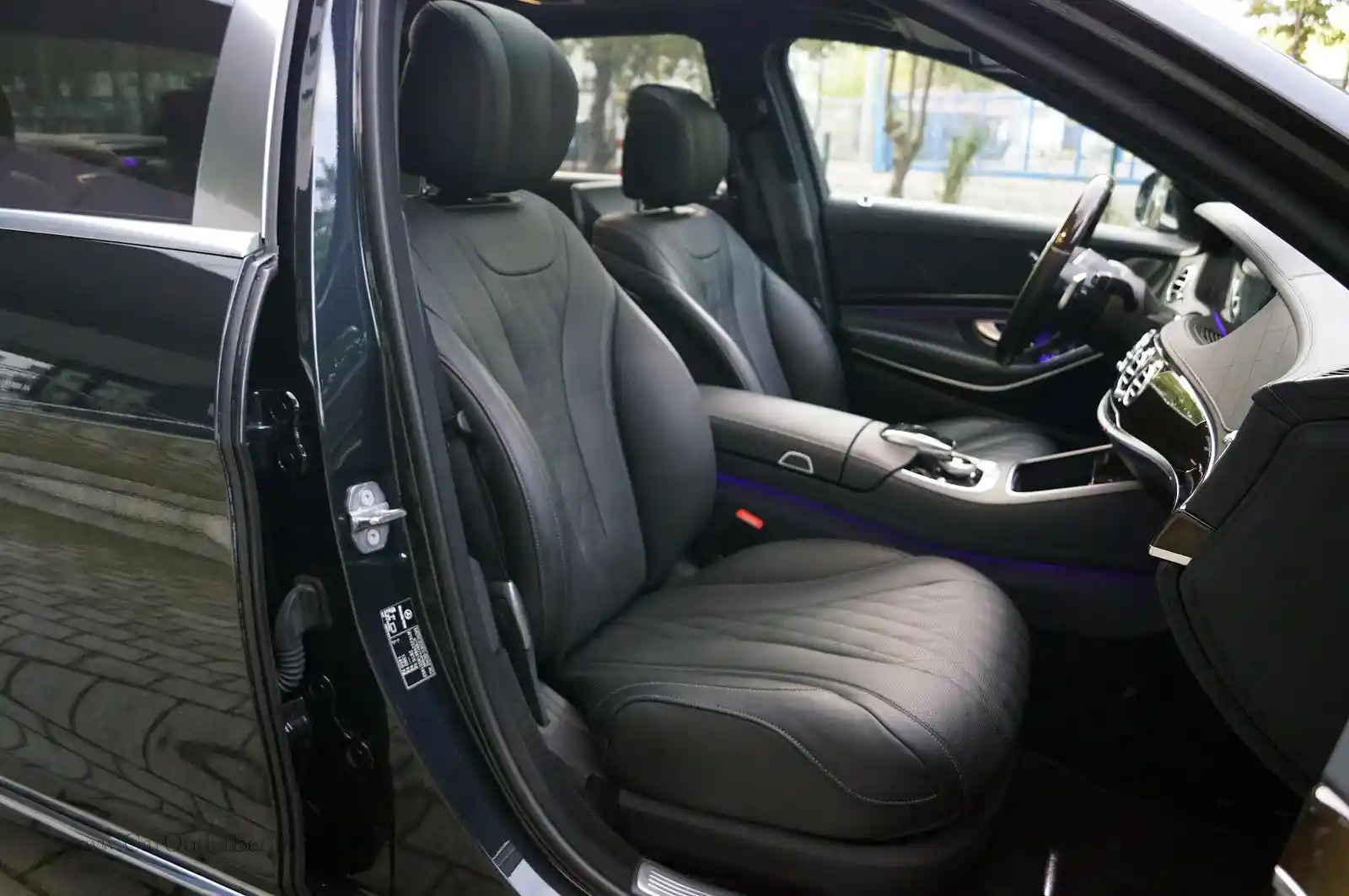 Mercedes-Benz S 560