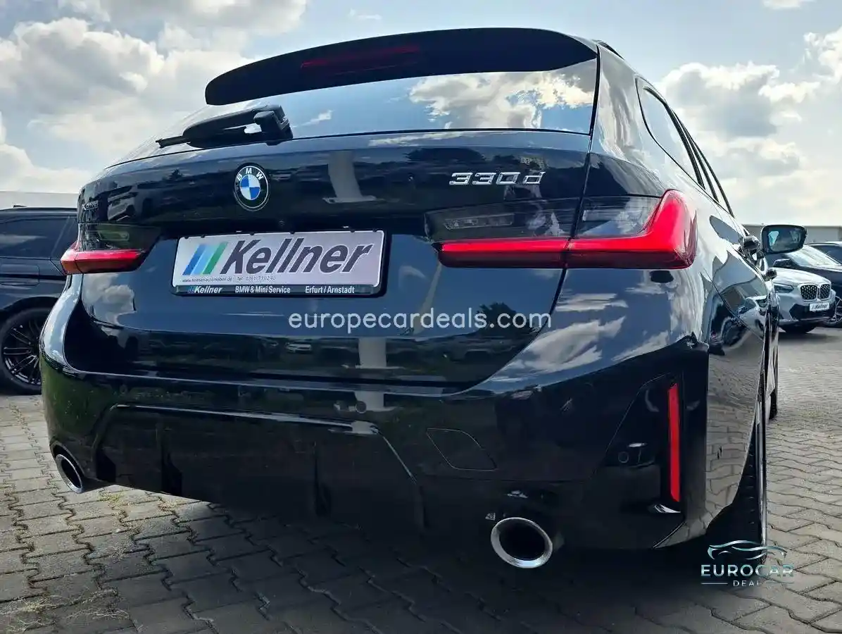 BMW 330