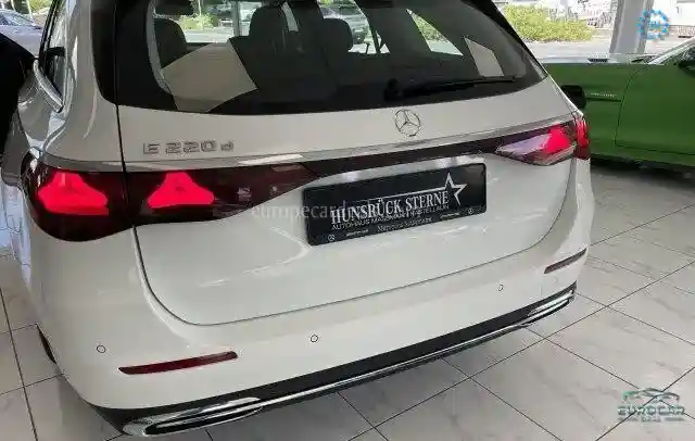 Mercedes-Benz E 220