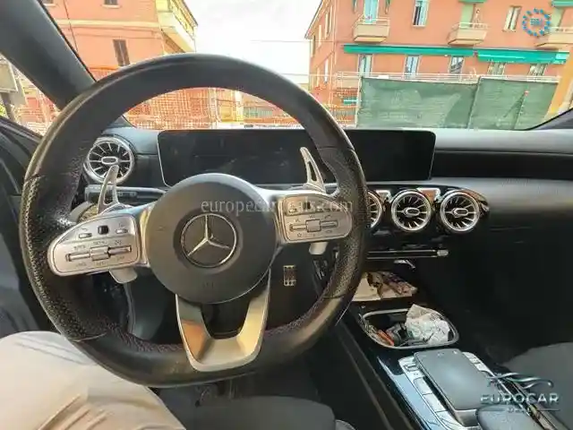 Mercedes-Benz A 220