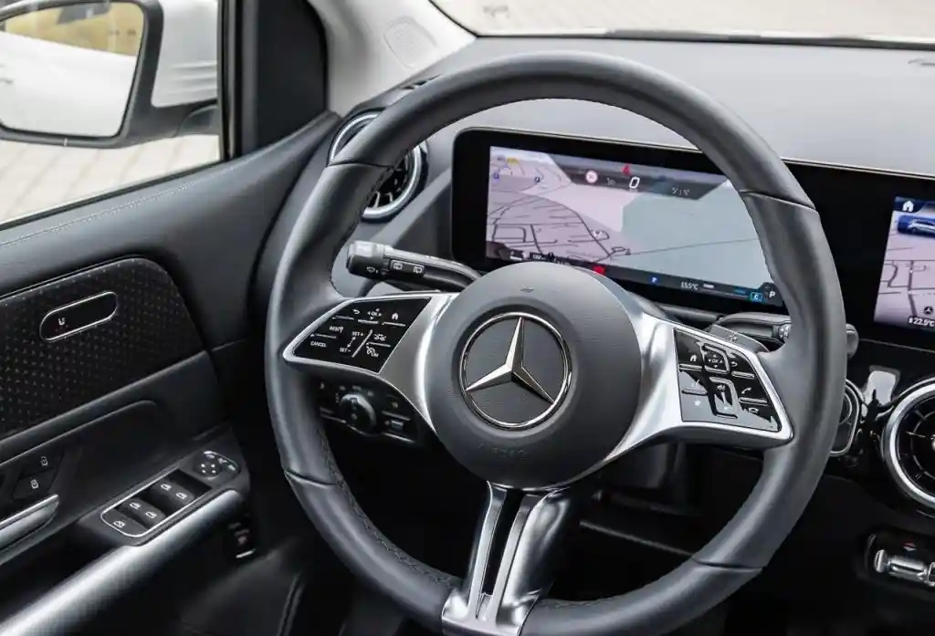 Mercedes-Benz B 180
