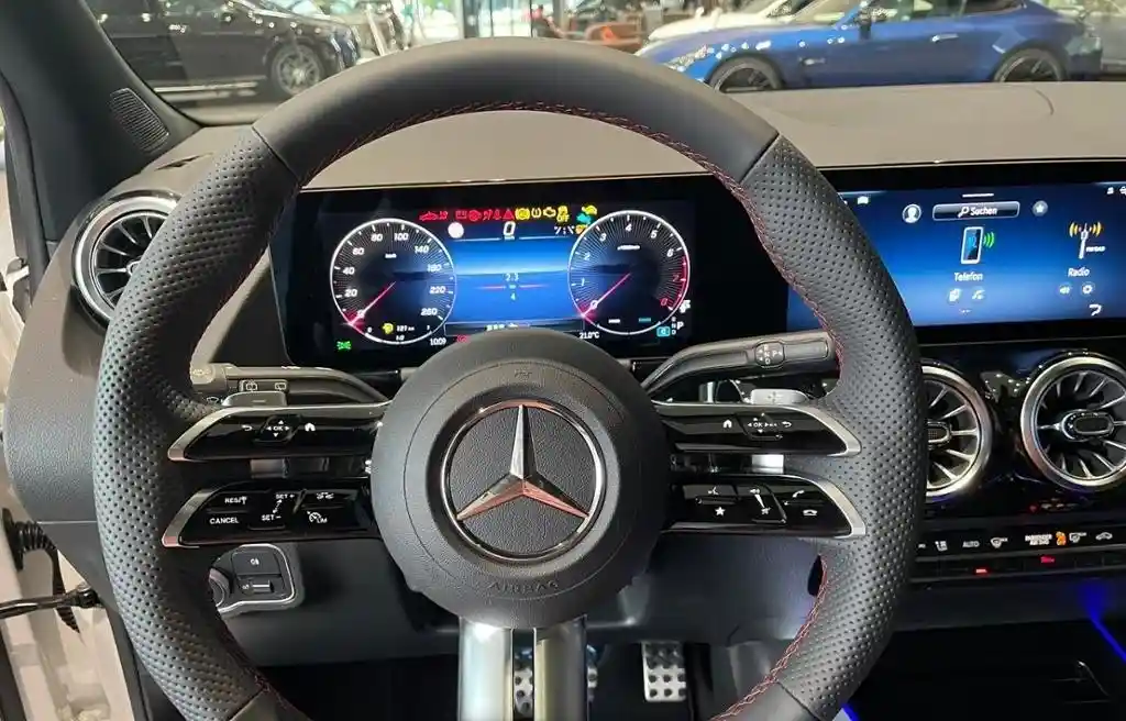 Mercedes-Benz B 220