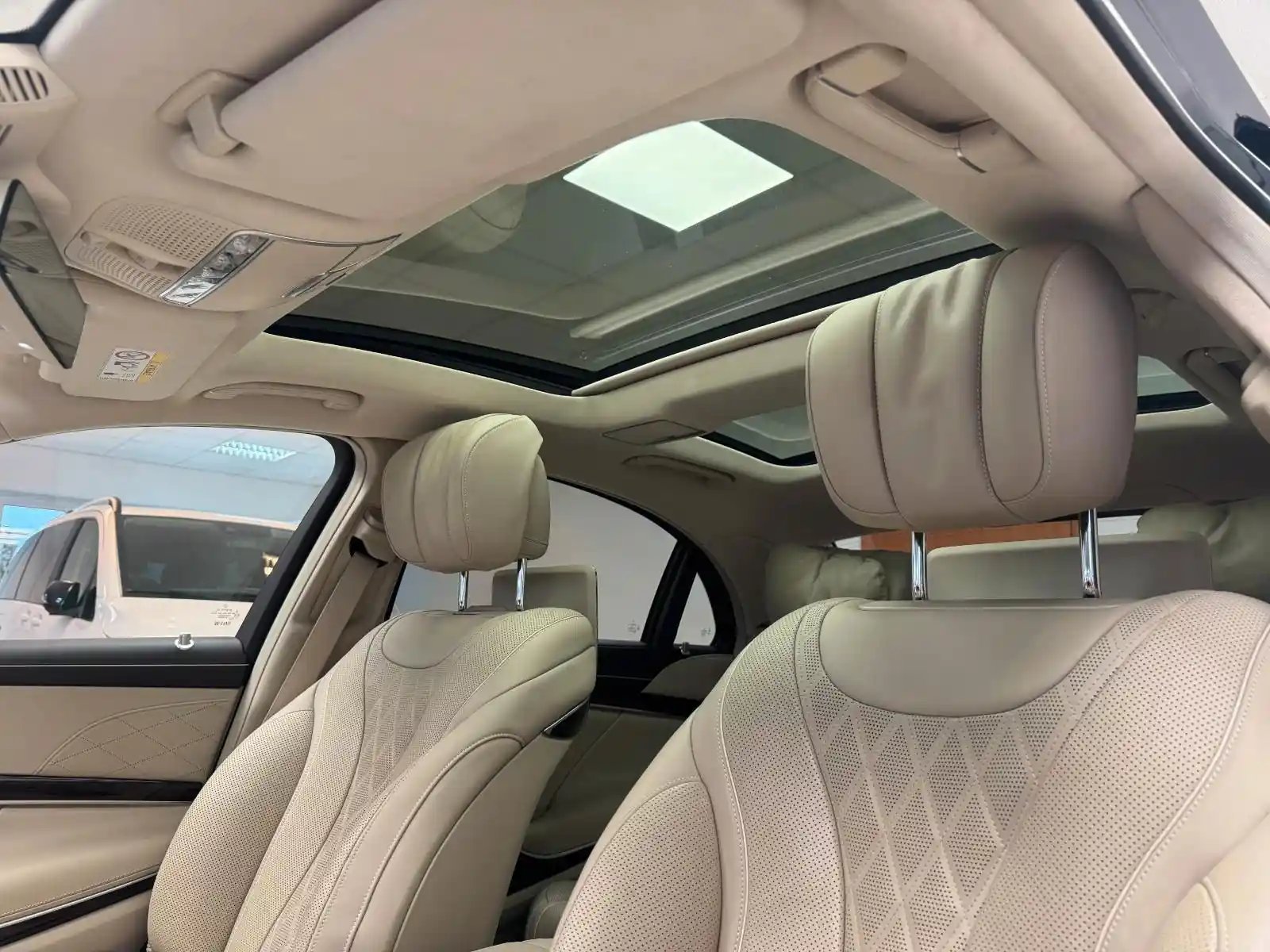 Mercedes-Benz S 560