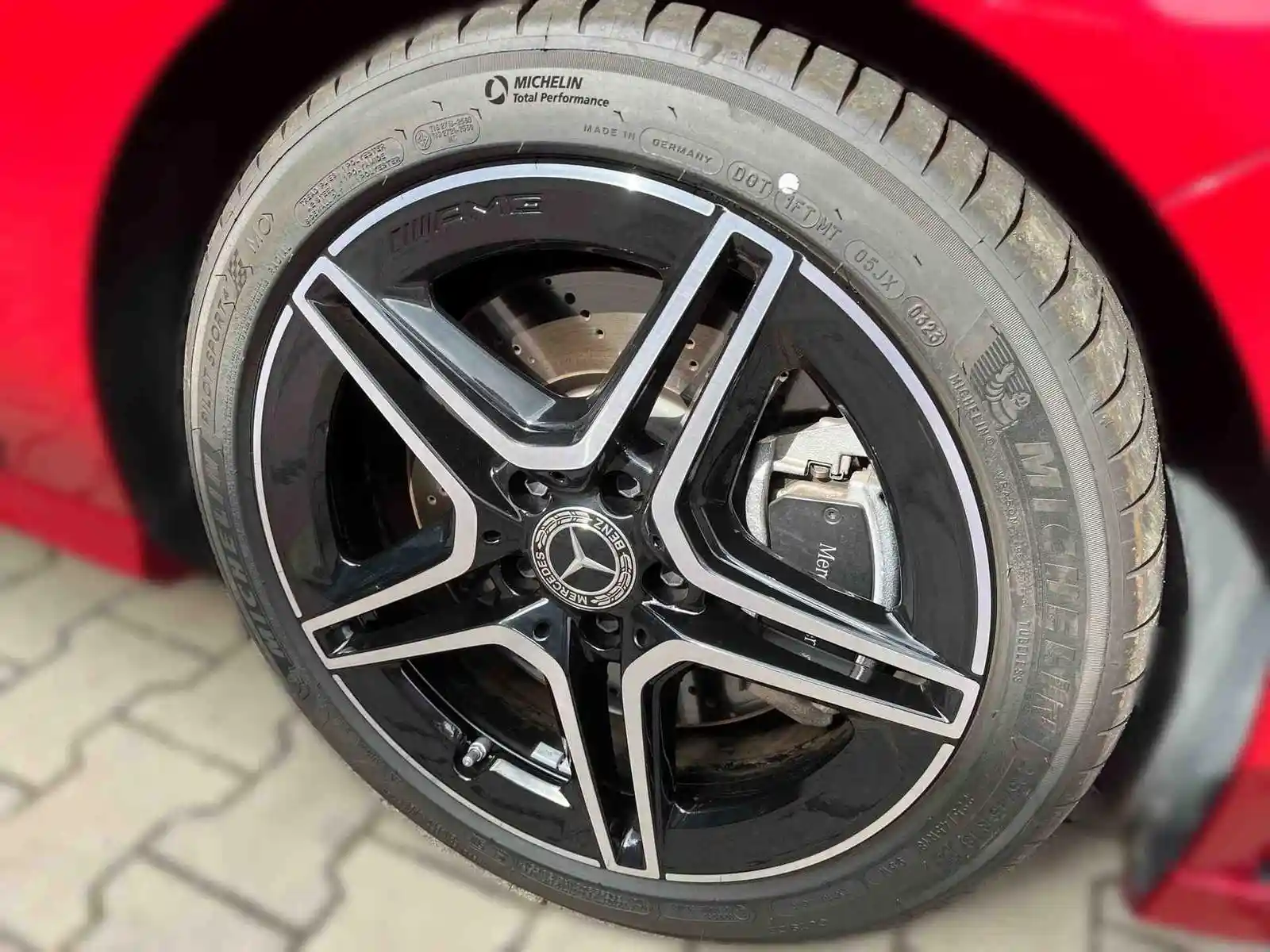 Mercedes-Benz B 220