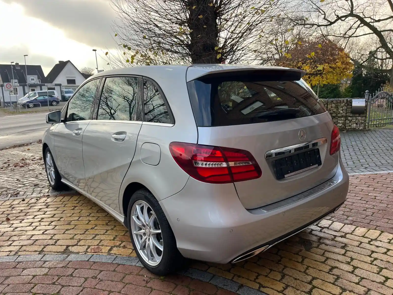 Mercedes-Benz B 200