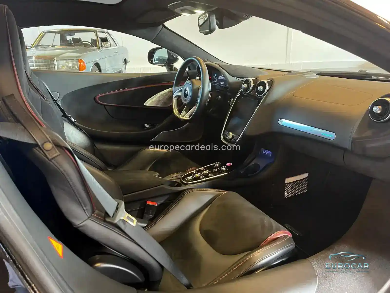McLaren GT