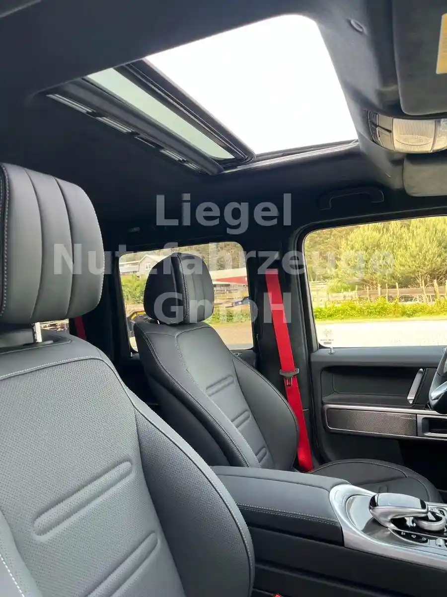 Mercedes-Benz G 500