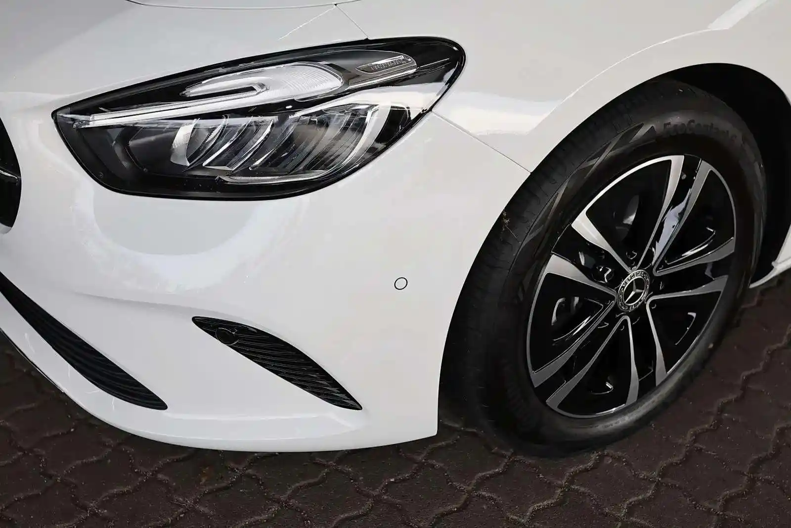 Mercedes-Benz B 200