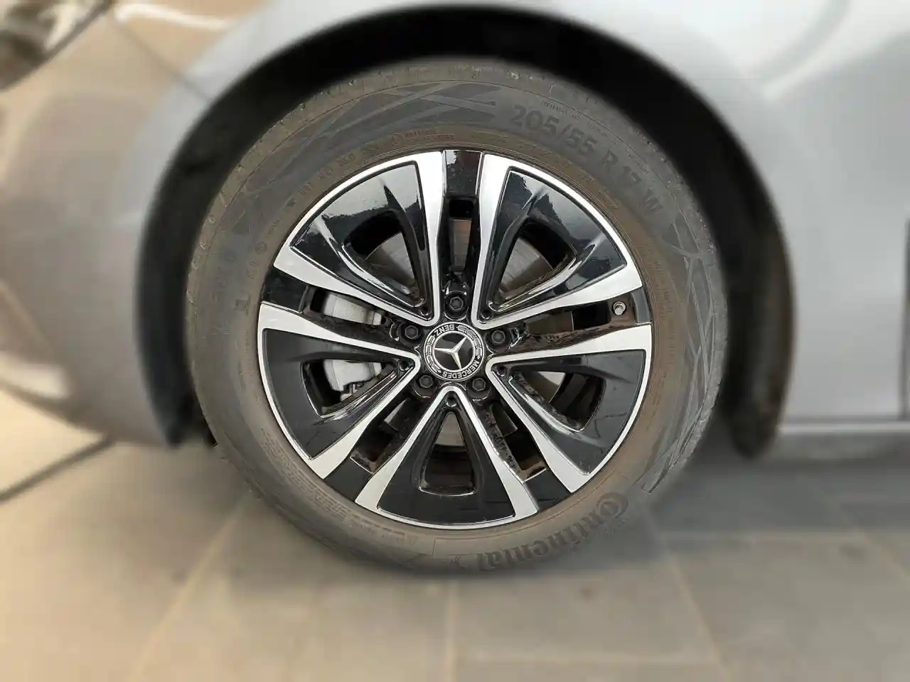 Mercedes-Benz B 200