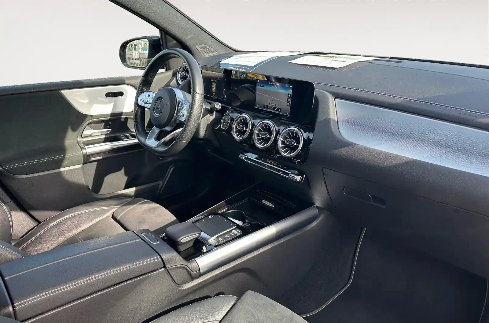 Mercedes-Benz B 180