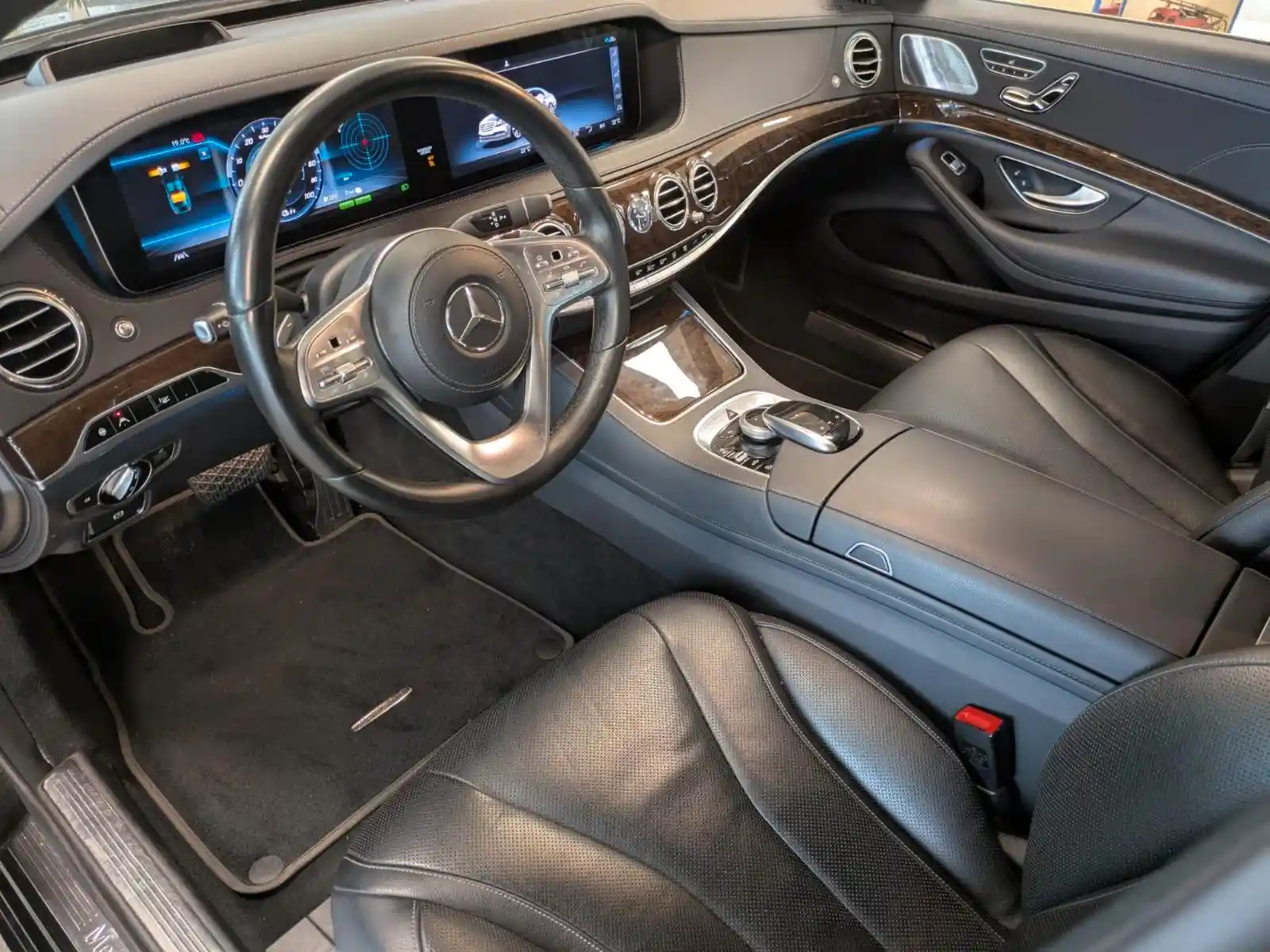 Mercedes-Benz S 560