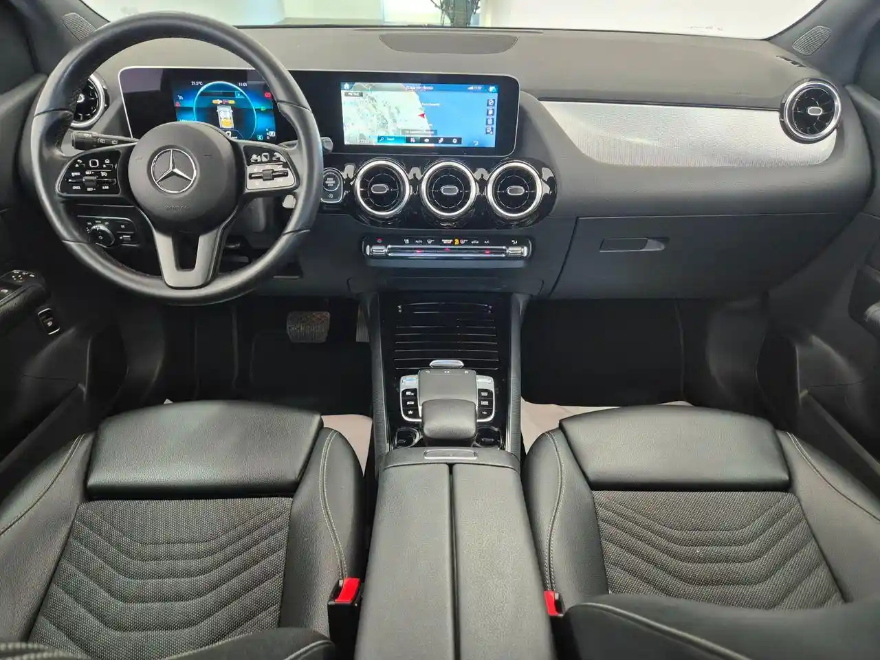 Mercedes-Benz B 180