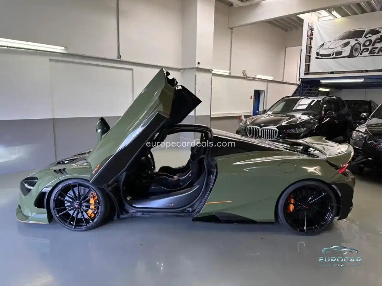 McLaren 765LT