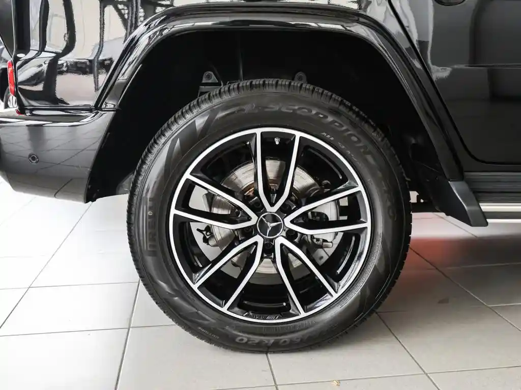 Mercedes-Benz G 500