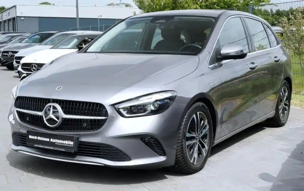 Mercedes-Benz B 200