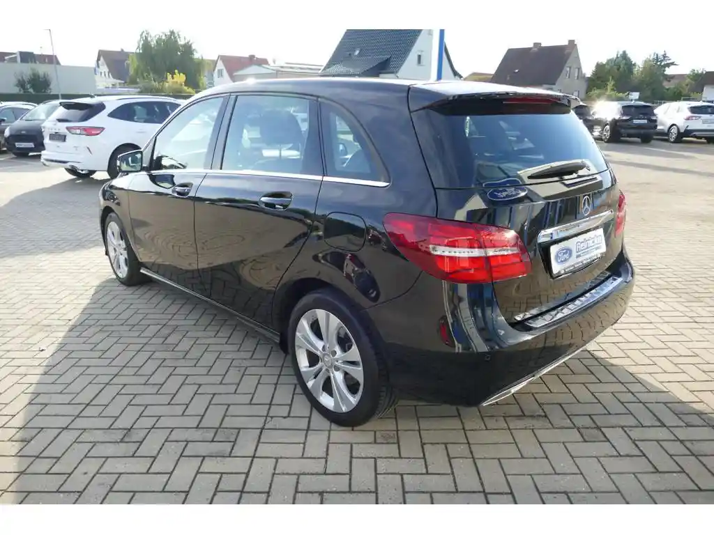 Mercedes-Benz B 200