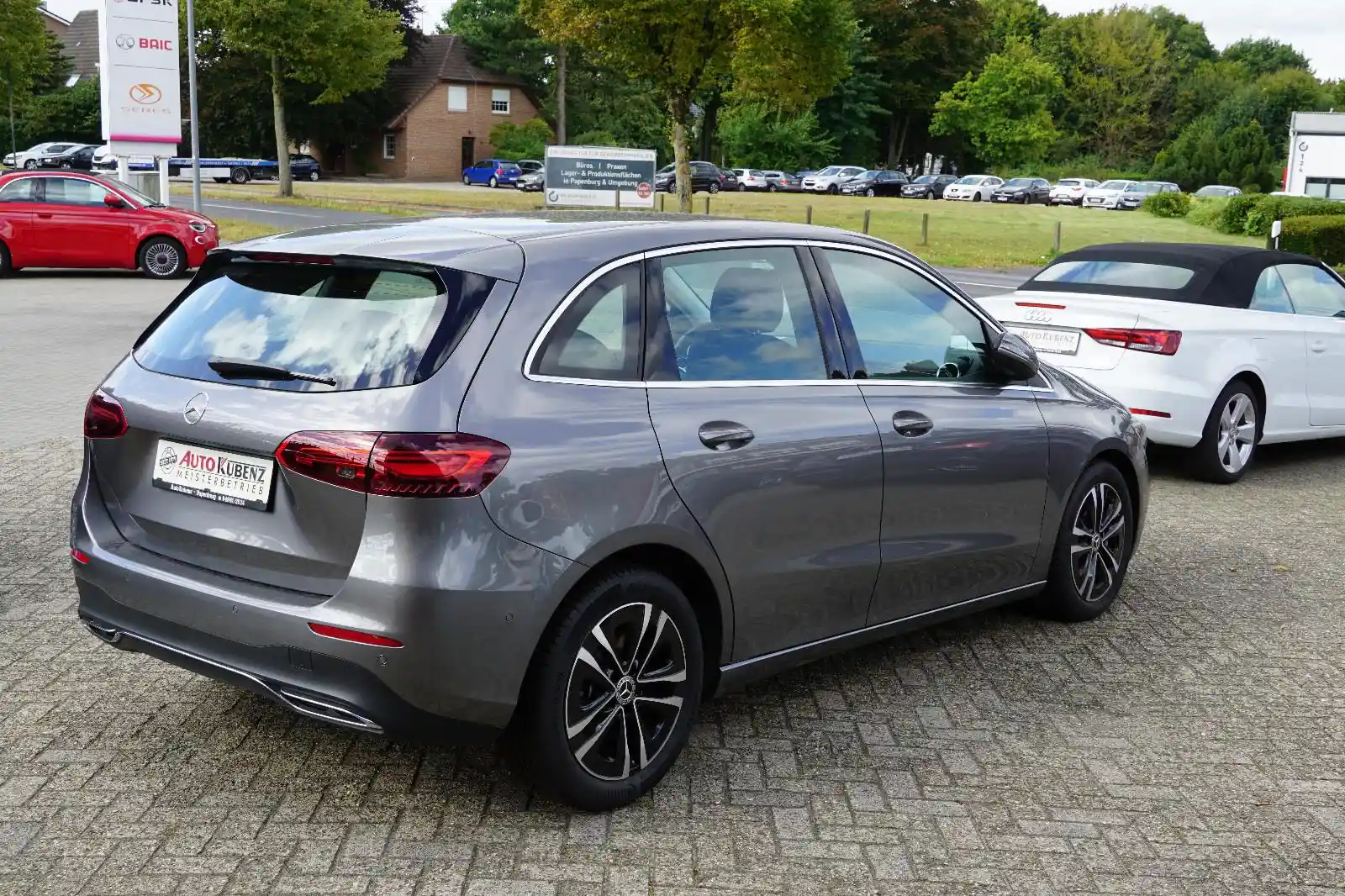 Mercedes-Benz B 200