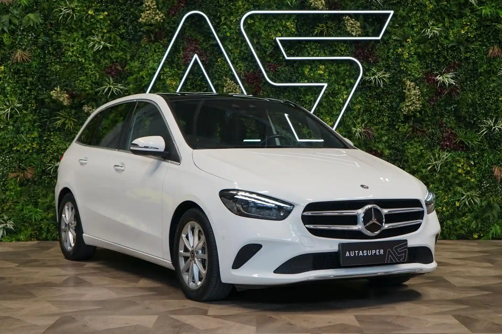Mercedes-Benz B 220