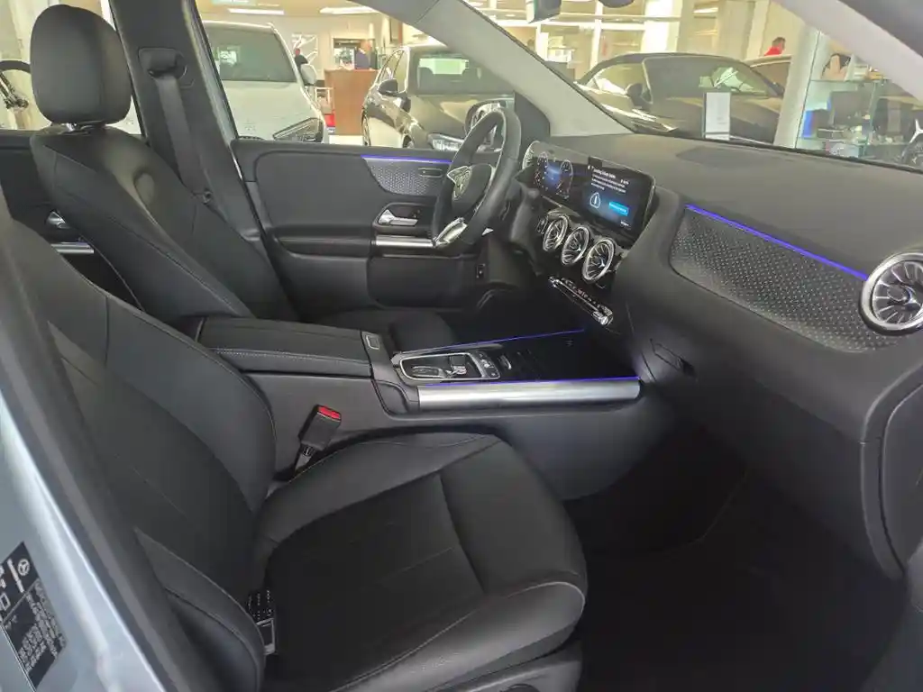 Mercedes-Benz B 200