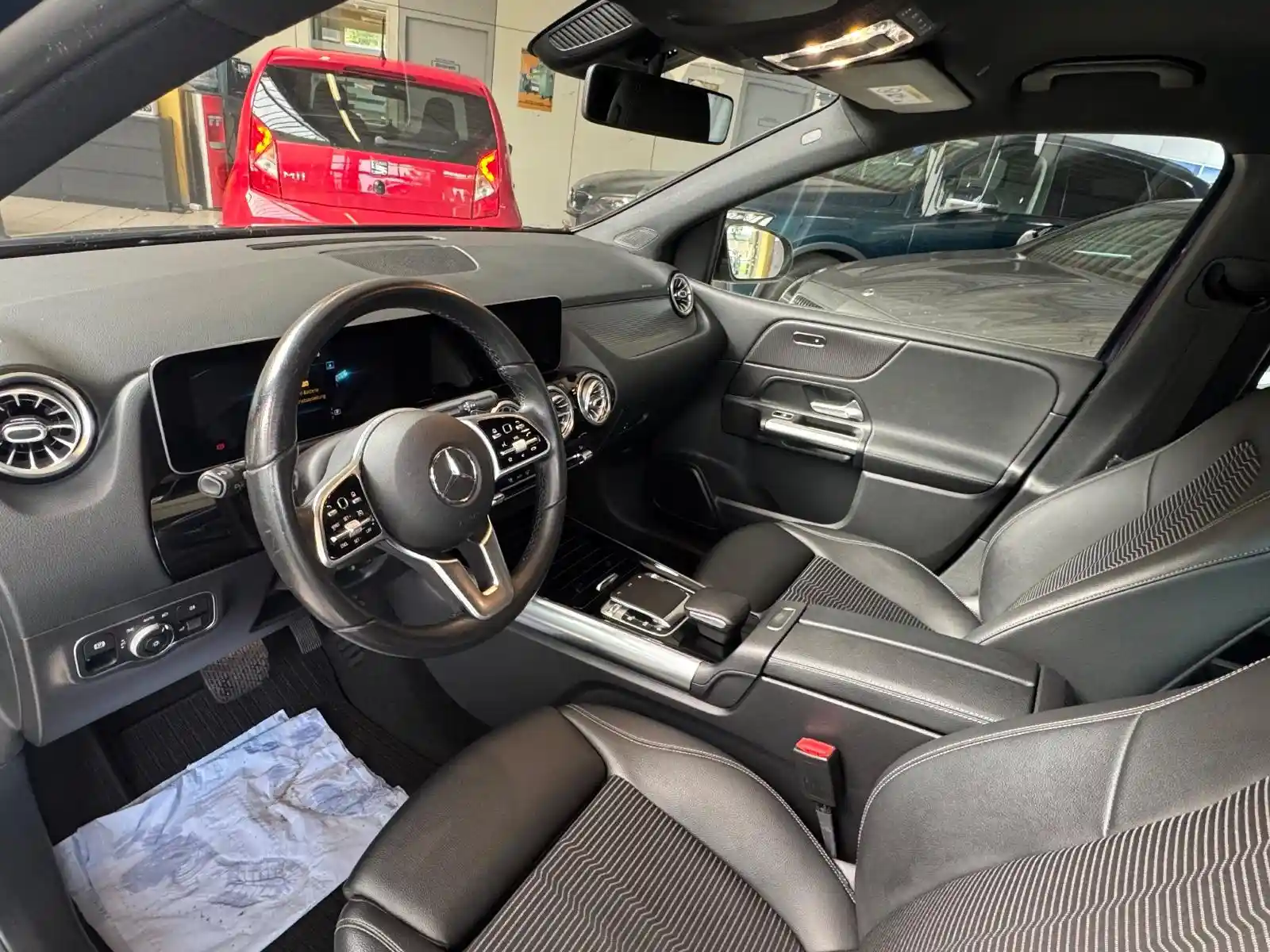 Mercedes-Benz B 180