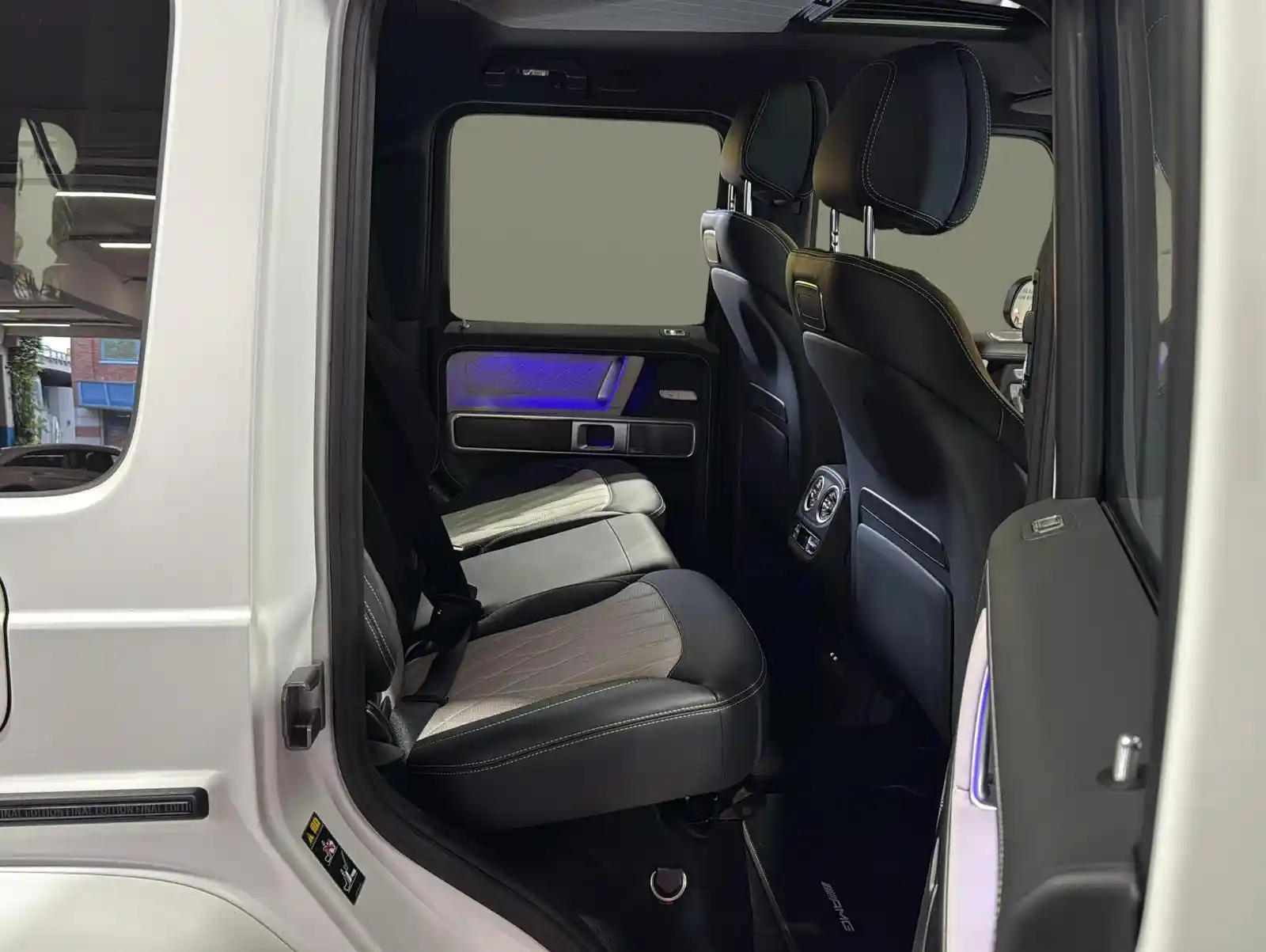 Mercedes-Benz G 500
