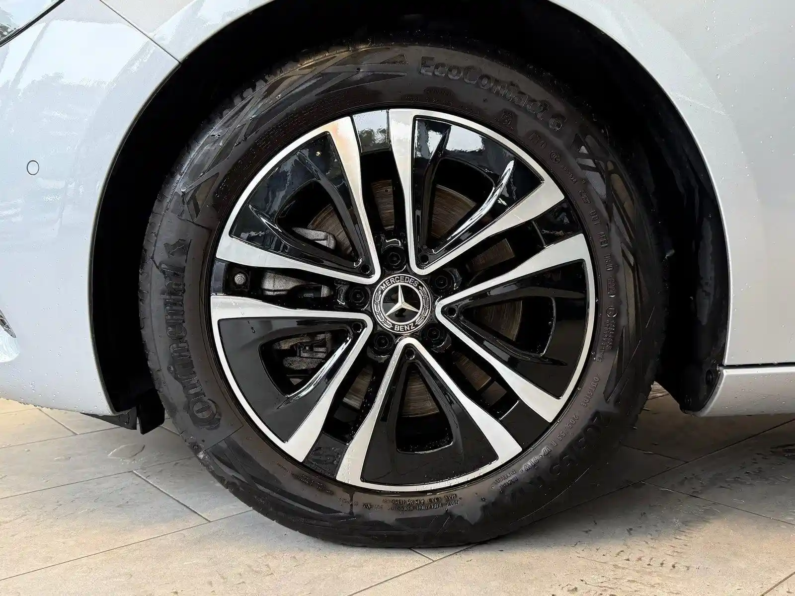 Mercedes-Benz B 220