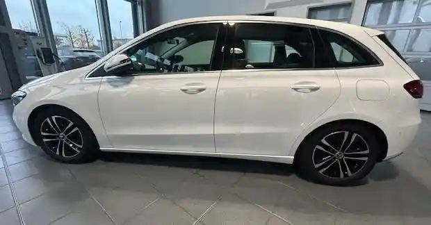 Mercedes-Benz B 220