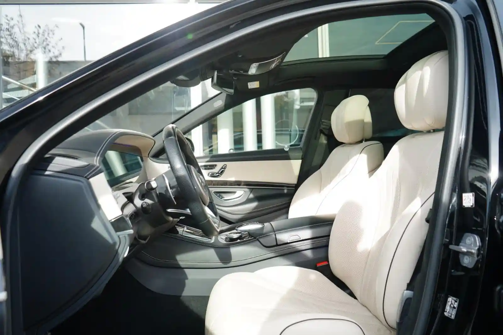 Mercedes-Benz S 560