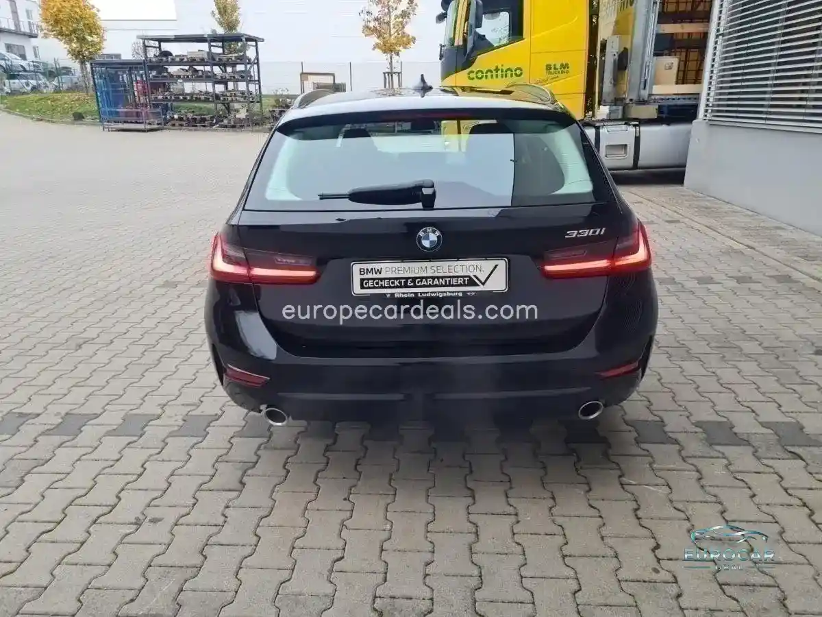 BMW 330
