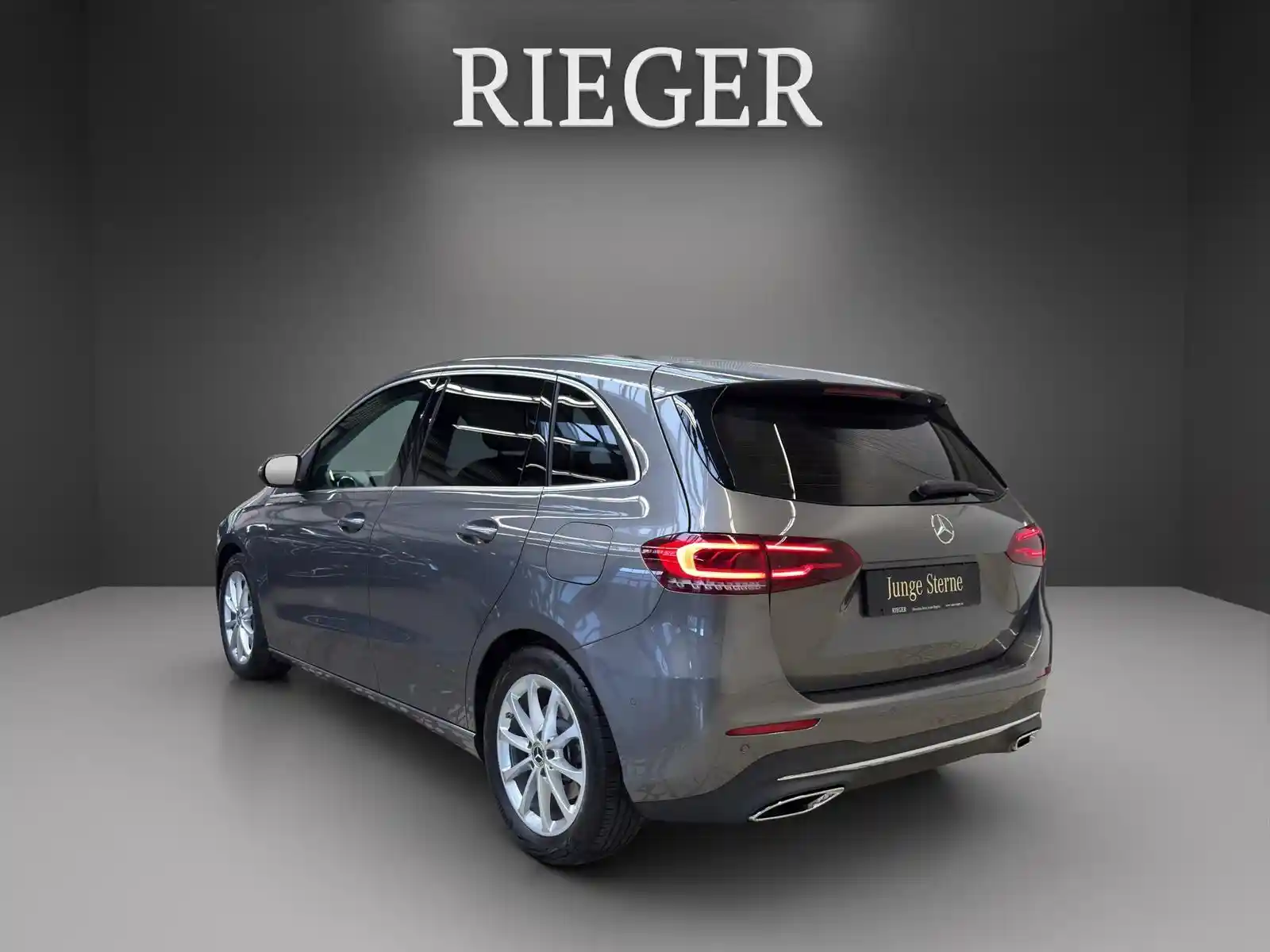 Mercedes-Benz B 220