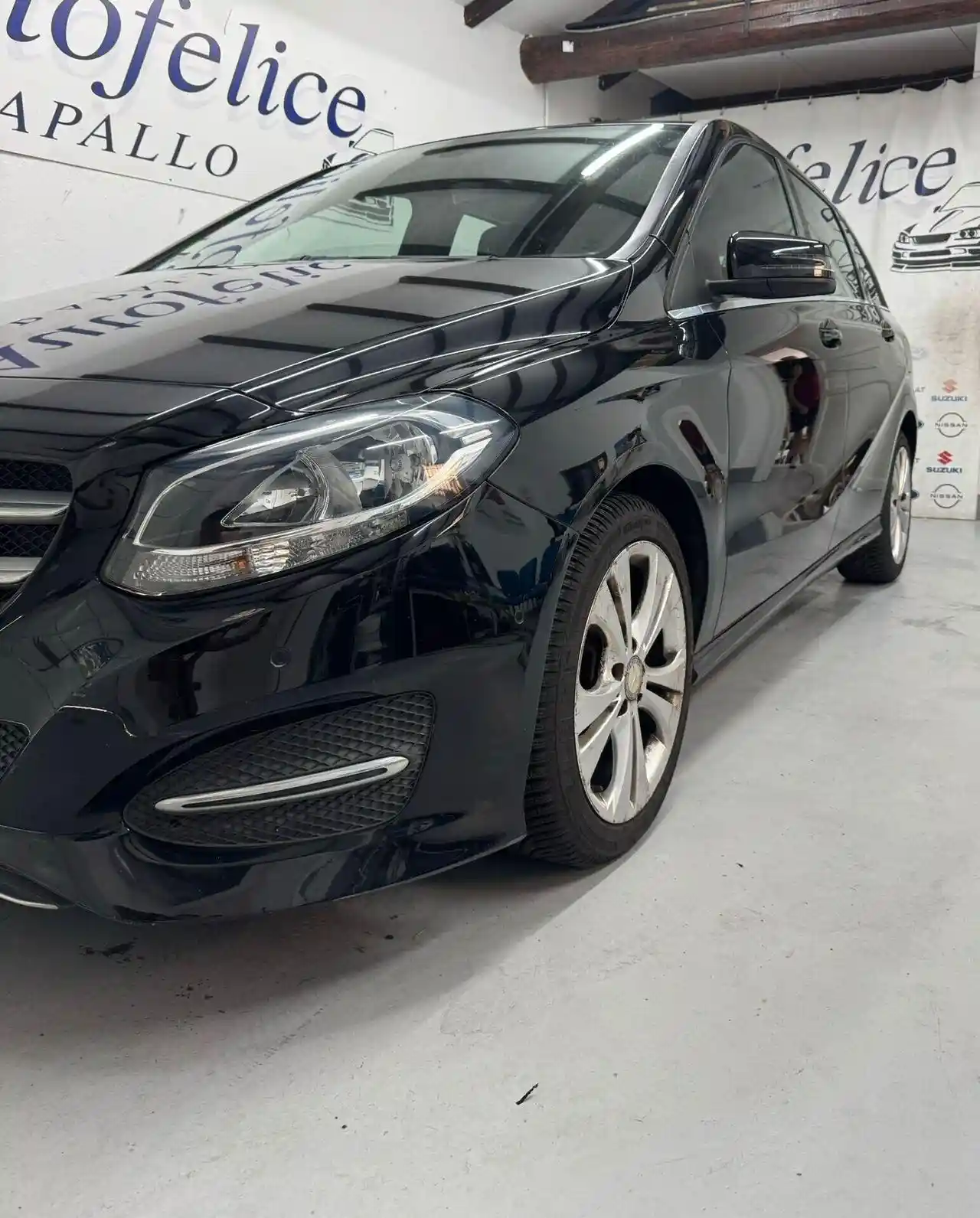 Mercedes-Benz B 200