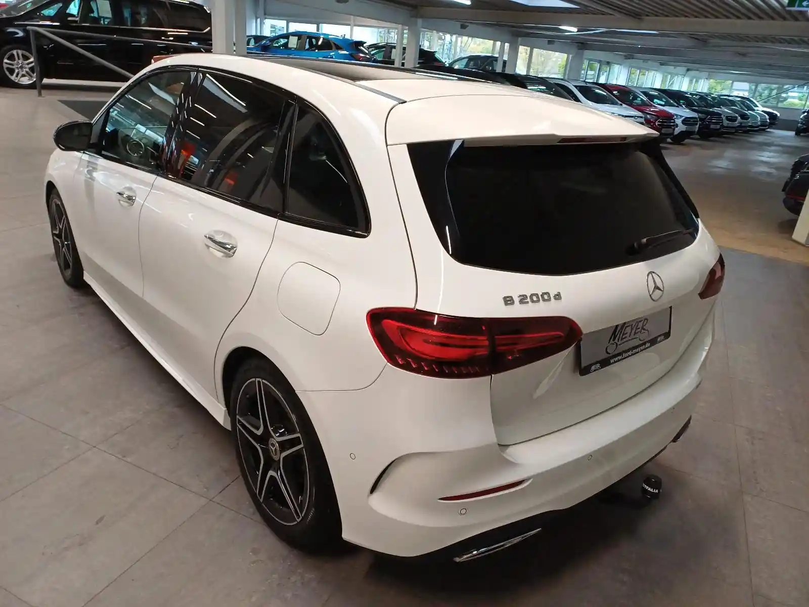 Mercedes-Benz B 200