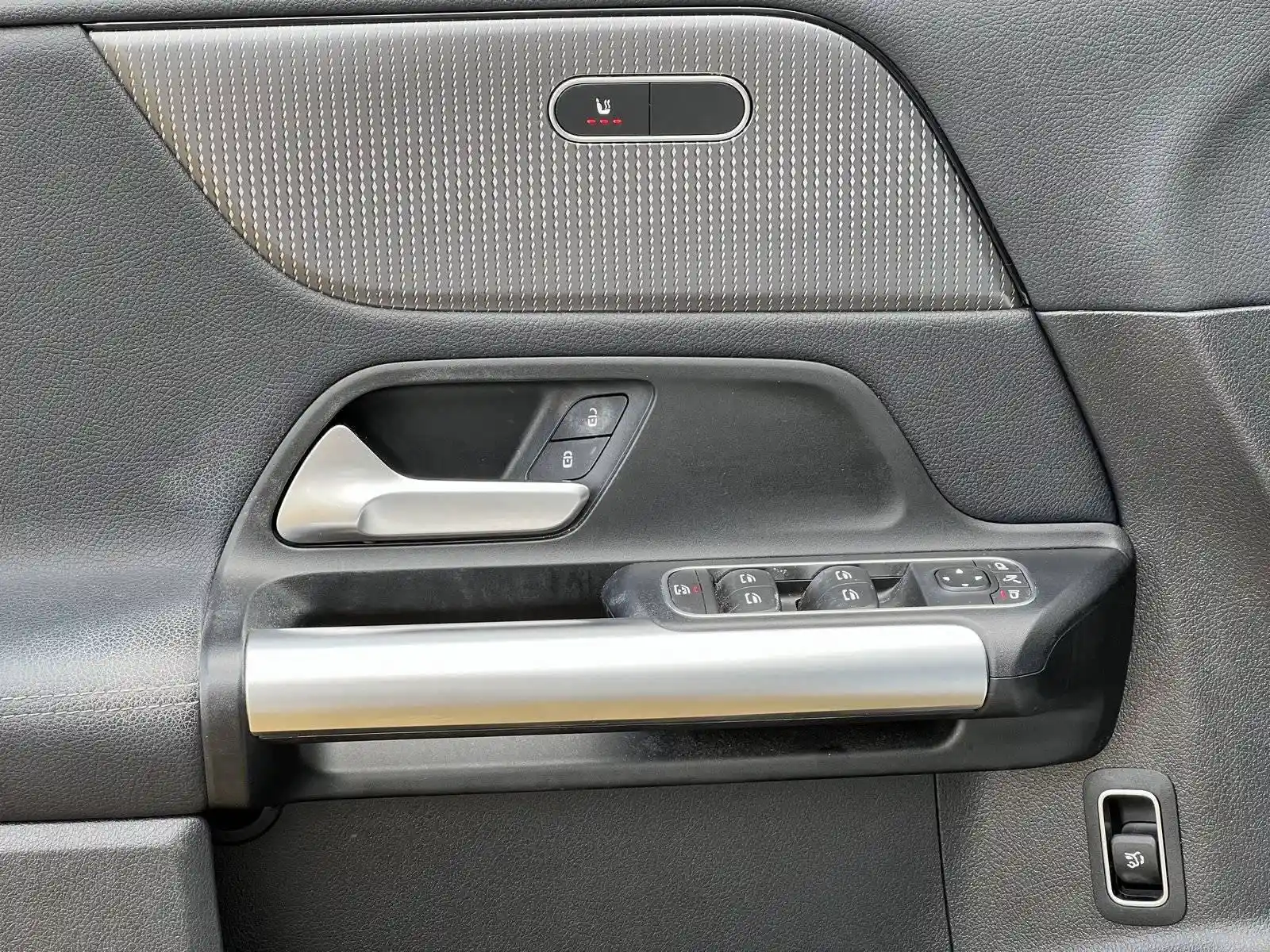 Mercedes-Benz B 220