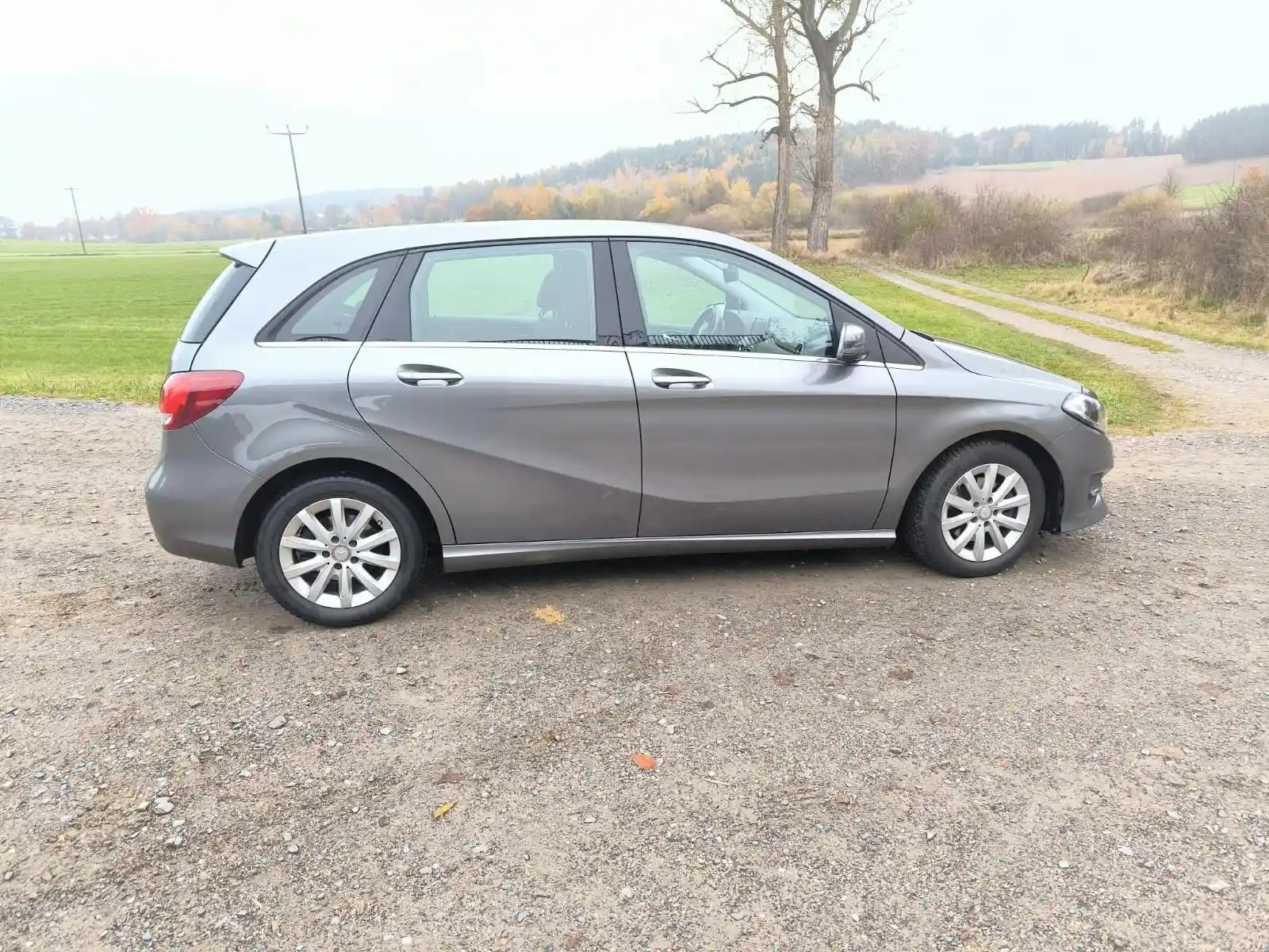 Mercedes-Benz B 180