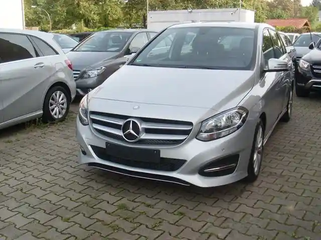 Mercedes-Benz B 200