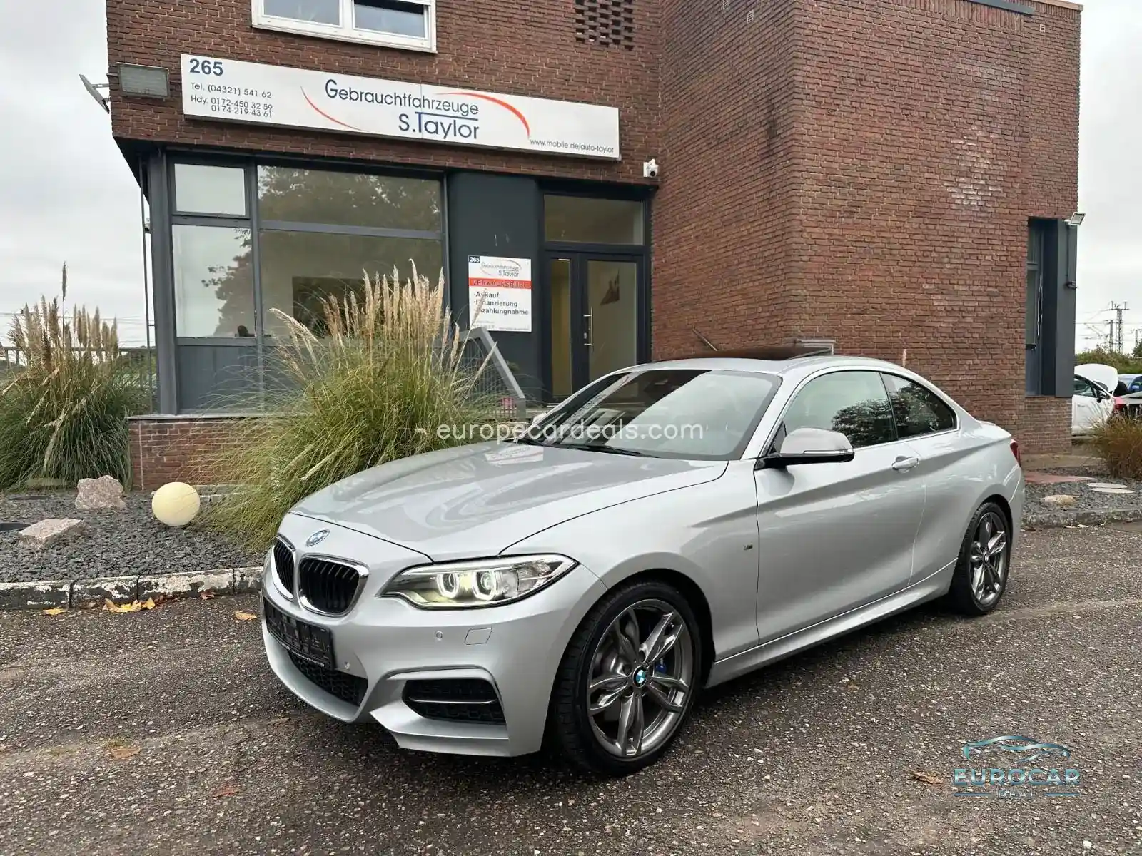 BMW M235