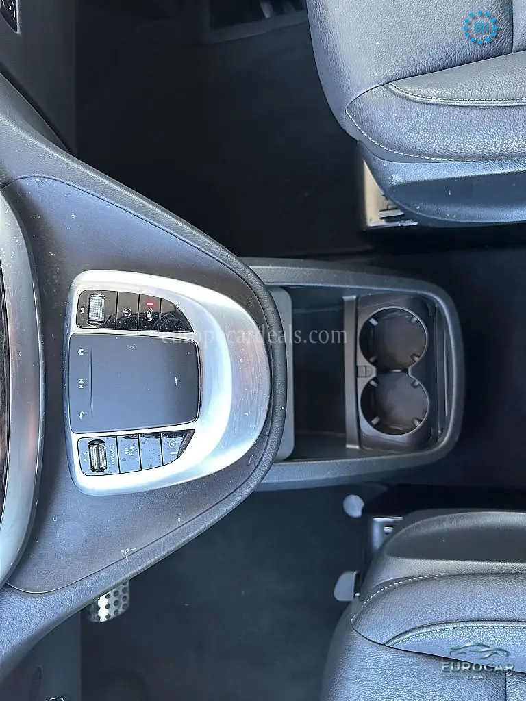 Mercedes-Benz V 220