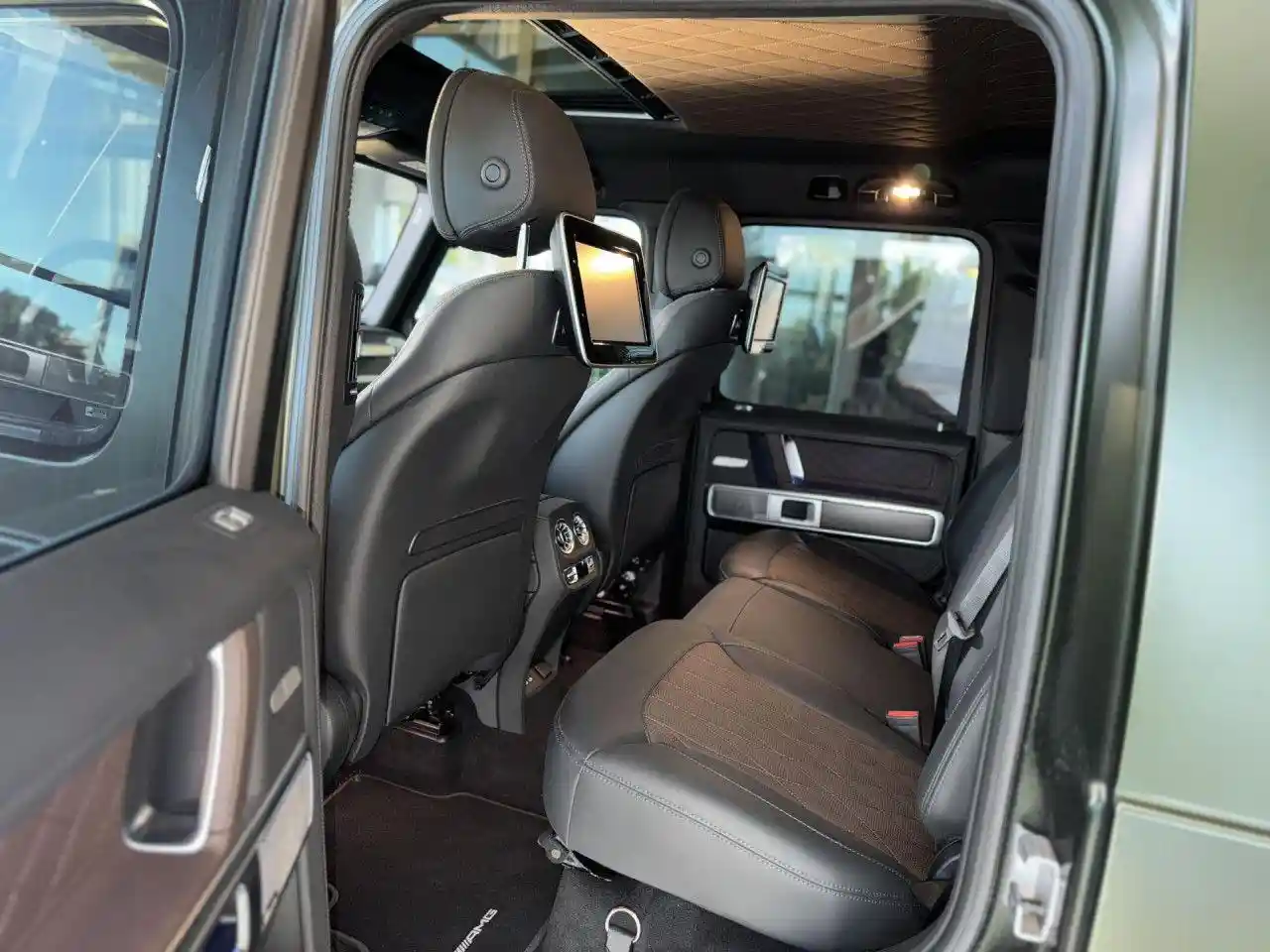 Mercedes-Benz G 500