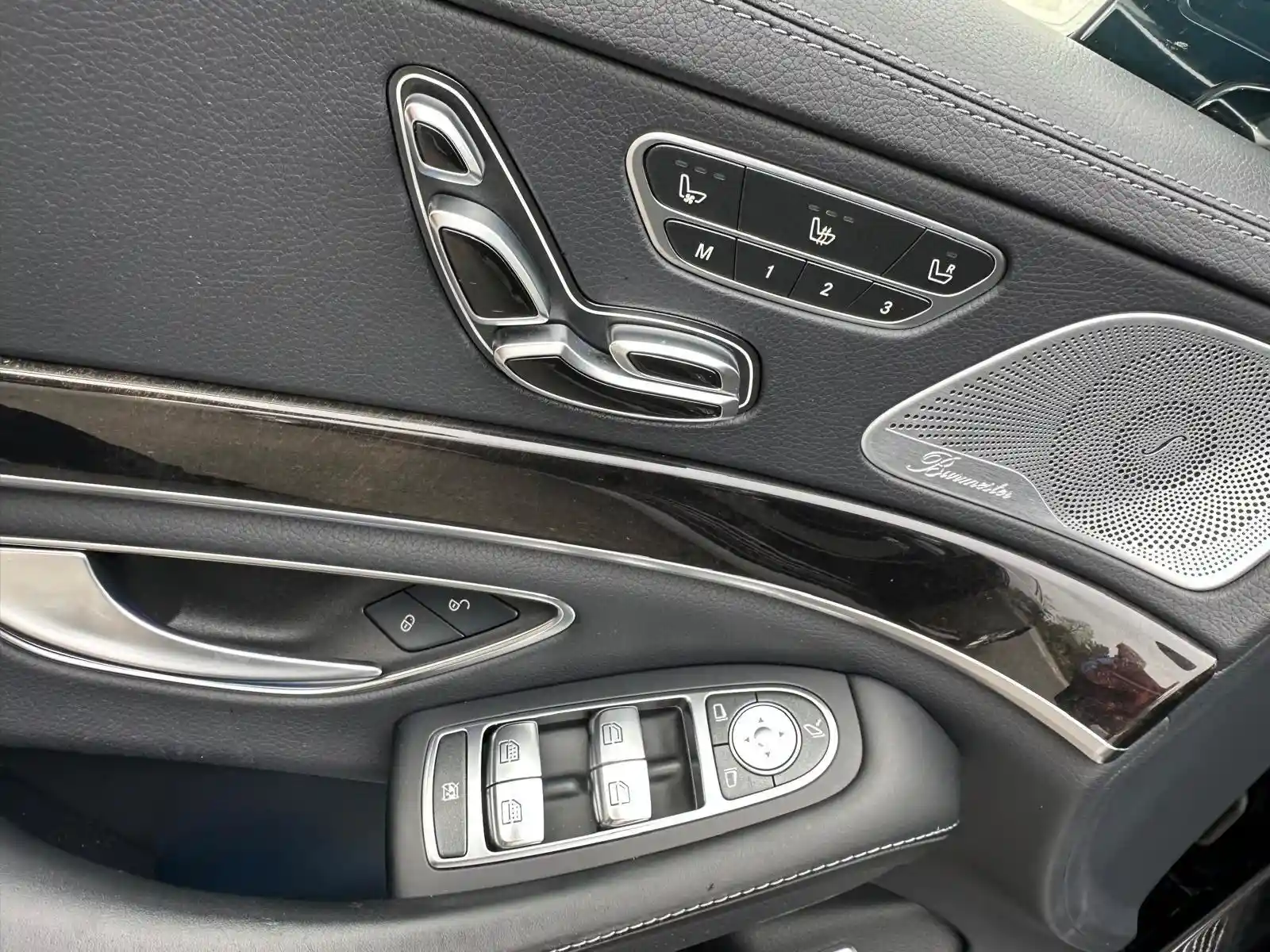 Mercedes-Benz S 500