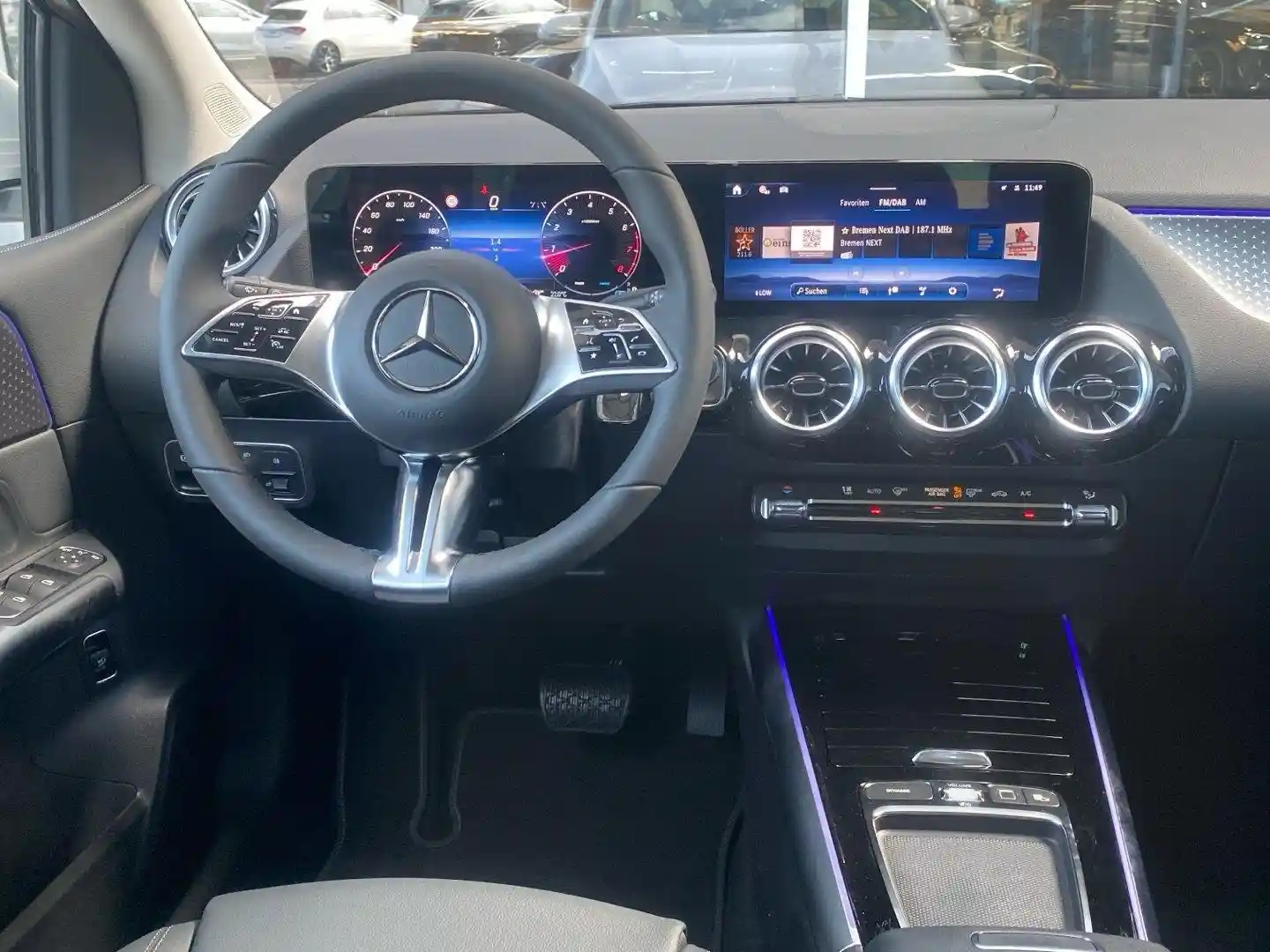 Mercedes-Benz B 180