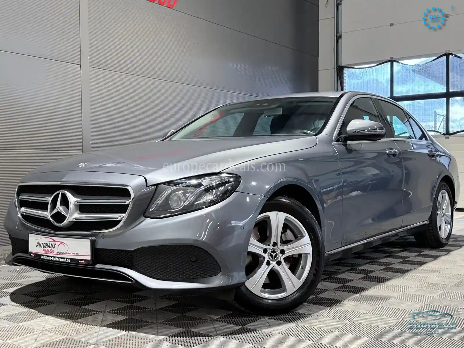 Mercedes-Benz E 200